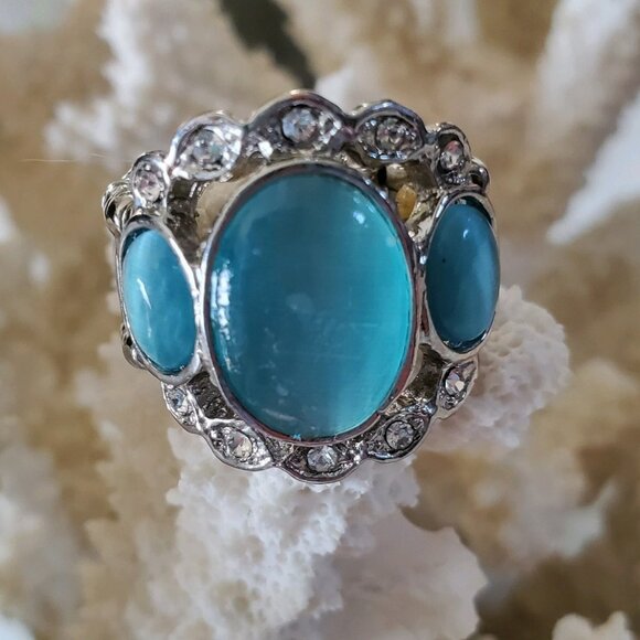 Silver Tone Stretch Ring with Blue Stones 💥3 for $24💥 - Picture 1 of 13
